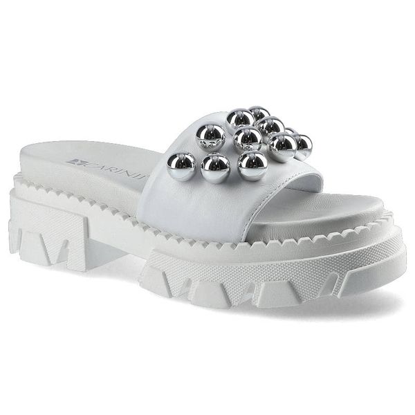 Białe Klapki Carinii Buty Damskie Obuwie Ze Skóry. Białe klapki damskie Carinii, na lato, bez wzorów, z jeansu, eleganckie, bez obcasa, bez zapięcia. Za 259.00 zł.