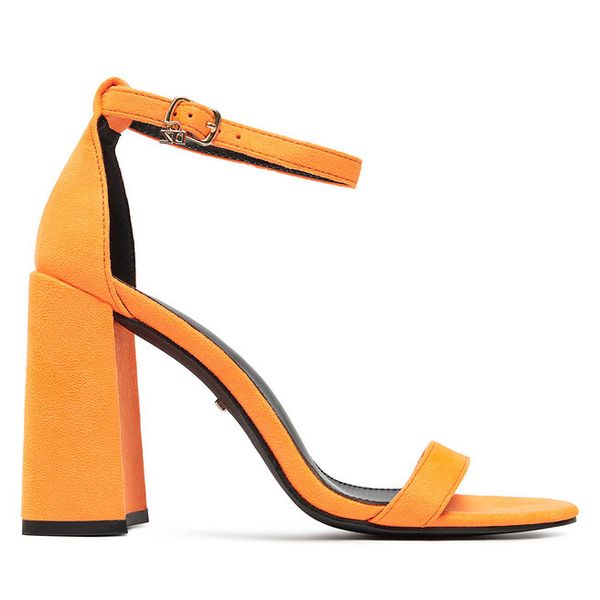 Sandały DeeZee. Brązowe sandały damskie DeeZee, bez wzorów, bez obcasa, na słupku, bez zapięcia. Za 139.99 zł.