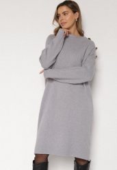 Szara Sweterkowa Sukienka Pudełkowa Ozdobiona z Boku Guzikami Tustina. Szare sukienki damskie Born2be, na co dzień, bez wzorów, z dzianiny, eleganckie, bez kołnierzyka, bez ramiączek, proste. Za 69.99 zł.
