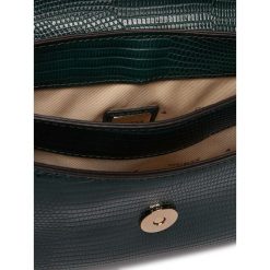 Torebka Guess. Zielone torebki do ręki damskie Guess, z aplikacjami, bez dodatków. Za 589.99 zł.