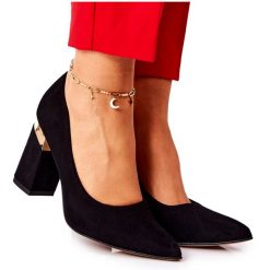 Lewski Shoes Zamszowe Czółenka Lewski 3117 Czarne. Czarne czółenka damskie bez wzorów, ze skóry, eleganckie, bez obcasa, bez zapięcia. Za 432.39 zł.