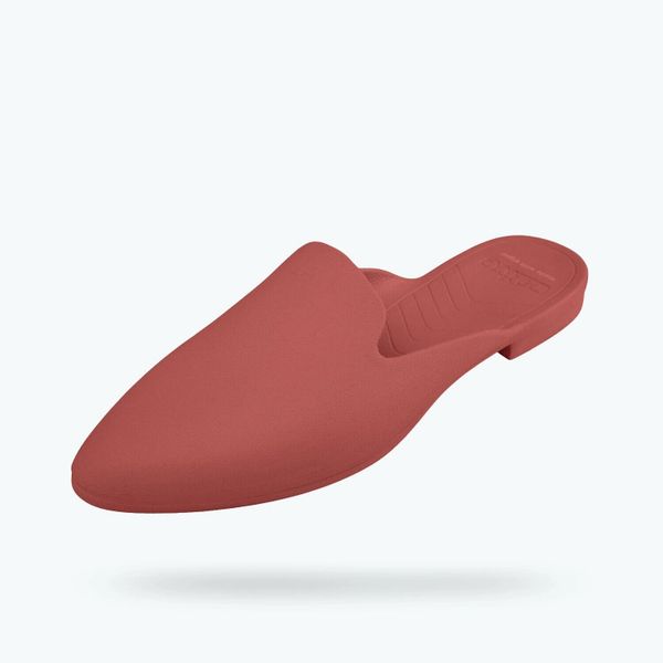 Klapki damskie NATIVE AVA BLOOM. Czerwone klapki damskie Native Shoes, bez wzorów, bez obcasa, bez zapięcia. Za 99.99 zł.