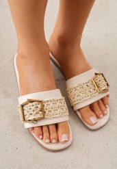 Beżowe Klapki w Stylu Boho z Plecionką z Rafii i Metalową Klamerką Mezelin. Brązowe klapki damskie Renee, na lato, bez wzorów, z jeansu, boho, bez obcasa, na płaskiej podeszwie, bez zapięcia. Za 79.99 zł.