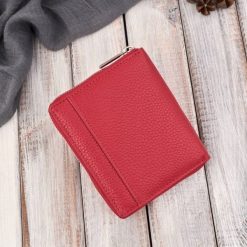 Paolo Peruzzi Zestaw prezentowy dla niej portfel damski czerwony T-139 i skórzane etui na karty T-151 ZUP-143-RD. Czerwone portfele damskie Paolo Peruzzi. Za 133.63 zł.