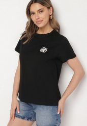 Czarny T-shirt z Bawełny Ozdobiony Naszywką Firolee. Czarne t-shirty damskie Born2be, m, z aplikacjami, z bawełny, bez kołnierzyka, bez ramiączek. Za 49.99 zł.