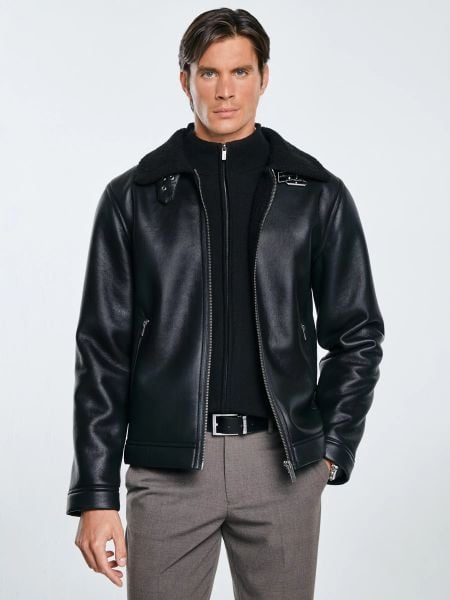 Kurtka męska pilotka z kołnierzem ze skóry ekologicznej czarna Nimo 906. Czarne kurtki męskie BIG STAR, l, bez wzorów, z futra, retro, bez kaptura. W wyprzedaży za 359.99 zł.