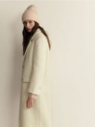 Czapka beanie z alpaką - pastelowy róż. Czerwone czapki damskie Reserved, bez wzorów. W wyprzedaży za 45.99 zł.