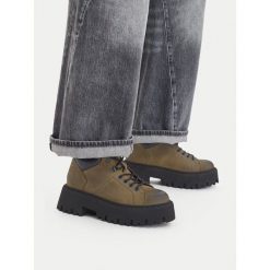 Trapery G-Star. Brązowe trapery damskie G-Star, bez zapięcia. Za 399.99 zł.