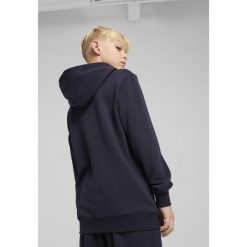 Młodzieżowa bluza z kapturem ESS z logo No. 1 PUMA New Navy Blue. Niebieskia bluzy damskie Puma, m, bez wzorów, z dżerseju, młodzieżowe, bez ramiączek, z kapturem. W wyprzedaży za 149.00 zł.