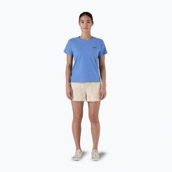 Koszulka damska Patagonia P-6 Logo Responsibili-Tee. Niebieskie koszulki sportowe damskie Patagonia, bez wzorów, bez ramiączek. Za 139.99 zł.