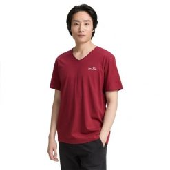 Męska Koszulka Tom Tailor Printed V-neck T-shirt Deep Red 1047775 35930. Czerwone t-shirty męskie Tom Tailor, m, bez wzorów, bez kołnierzyka, bez ramiączek. Za 59.99 zł.
