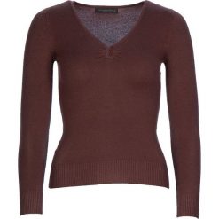 Sweter w kolorze ciemnobrązowym. Brązowe swetry nierozpinane damskie L'Univers du cachemire, m, bez wzorów, bez kołnierzyka, bez ramiączek. W wyprzedaży za 139.95 zł.