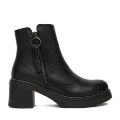 Botki Clara Barson. Czarne botki damskie Clara Barson, bez wzorów, bez obcasa, na słupku, bez zapięcia. Za 159.99 zł.