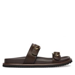 Klapki Blauer. Brązowe klapki damskie Blauer, bez wzorów, bez obcasa, bez zapięcia. Za 559.99 zł.