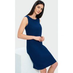 Sukienka z lnem. Sukienki damskie Greenpoint, bez wzorów, ze lnu, bez kołnierzyka, bez ramiączek. Za 89.99 zł.