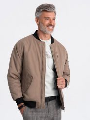 Kurtka męska ocieplana bomberka - beżowa V9 - Rozmiar: S. Brązowe kurtki męskie Ombre Clothing, m, bez wzorów, z poliesteru, bez kaptura. W wyprzedaży za 69.99 zł.