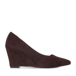 Czółenka MEXX. Brązowe czółenka damskie Mexx, bez wzorów, bez obcasa, bez zapięcia. Za 329.99 zł.