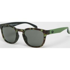Adidas Originals - Okulary AOR001.140.030. Zielone okulary przeciwsłoneczne damskie adidas Originals, prostokątne. W wyprzedaży za 99.90 zł.