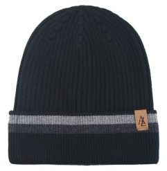 Jesienno-Zimowa Czapka (beanie) – Alties - Czarna z Paskiem. Czarne czapki męskie Alties, na zimę, bez wzorów, z dzianiny. Za 59.00 zł.