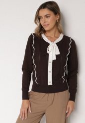 Brązowy Sweter z Wiskozą Ozdobiony Kokardą Eleganckimi Guzikami i Kontrastowymi Detalami Miariel. Brązowe swetry nierozpinane damskie Born2be, s, bez wzorów, z jeansu, eleganckie, bez kołnierzyka, bez ramiączek. Za 129.99 zł.