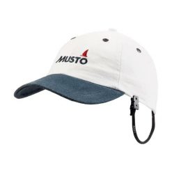 Czapka z daszkiem Musto Evolution Original Crew. Białe czapki damskie Musto, bez wzorów, sportowe. Za 201.00 zł.