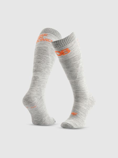 4F Skarpety snowboardowe męskie - szare 39-42. Szare skarpety męskie 4F, bez wzorów. Za 69.99 zł.