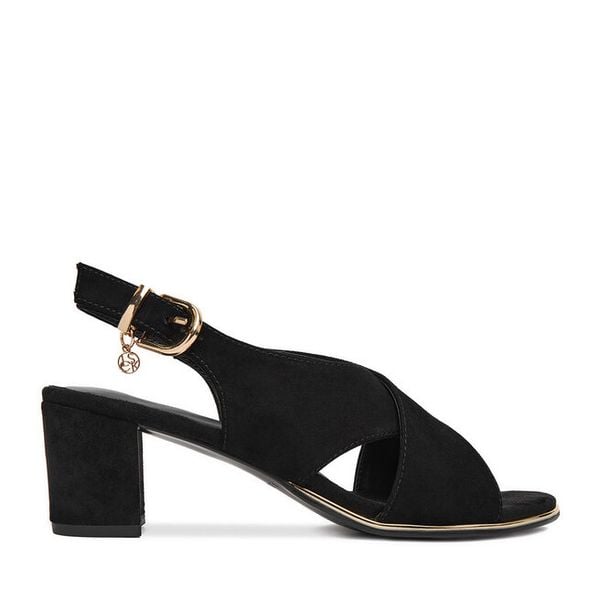 Sandały Lasocki. Czarne sandały damskie Lasocki, bez wzorów, bez obcasa, bez zapięcia. Za 199.99 zł.