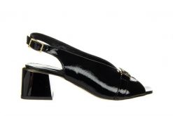 Sandały Bayla-159 4618 090-P Czarny Naplak 159140, Skóra naturalna - 37. Czarne sandały damskie Bayla, z aplikacjami, z materiału, bez obcasa, na słupku, bez zapięcia. W wyprzedaży za 224.10 zł.