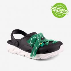 Damskie klapki chodaki Coqui - rozmiar 36. Czarne klapki damskie Coqui, bez wzorów, bez obcasa, bez zapięcia. Za 138.99 zł.