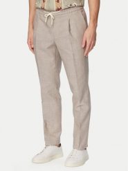 HUGO Spodnie materiałowe Getlin 50559695 Brązowy jasny Slim Fit. Brązowe szorty męskie Hugo, bez wzorów, z bawełny. Za 649.99 zł.