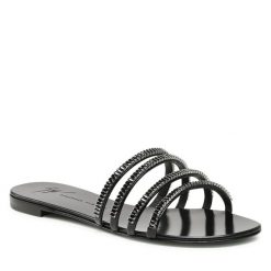 Klapki GIUSEPPE ZANOTTI. Czarne klapki damskie Giuseppe Zanotti, bez wzorów, bez obcasa, bez zapięcia. Za 1,769.00 zł.
