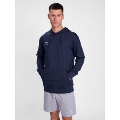 Bluza z kapturem Hummel Go 2.0. Niebieskie bluzy męskie Hummel, bez wzorów, z kapturem, na fitness i siłownię. Za 233.50 zł.