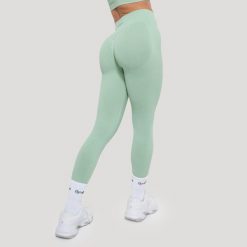 Legginsy damskie fitness bezszwowe Luma. Zielone legginsy damskie GYMBEAM, bez wzorów, z elastanu. Za 110.90 zł.