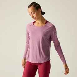 Damska koszulka z długim rękawem do biegania Nimble. Czerwone bluzki damskie Dare 2B, bez wzorów, z lyocellu, sportowe, bez kołnierzyka, bez ramiączek. Za 178.00 zł.