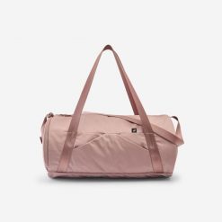 Torba sportowa Decathlon 20 litrów. Brązowe torby sportowe męskie Decathlon, bez wzorów, z materiału, na ramię. Za 59.99 zł.