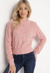 Różowy Sweter Ozdobiony Tłoczeniem i Kwiatkami Eretina. Czerwone swetry nierozpinane damskie Born2be, m, z aplikacjami, z jeansu, bez kołnierzyka, bez ramiączek. Za 139.99 zł.