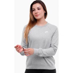 Bluza sportowa damska Nike Essentials Crew FLC. Szare bluzy damskie Nike, bez wzorów, sportowe, bez ramiączek, bez kaptura. Za 355.06 zł.