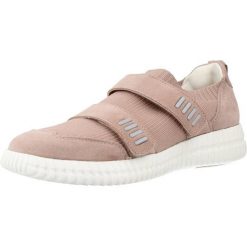 Buty GEOX D NOOVAE B Nago. Czerwone obuwie trekkingowe damskie Geox, z tkaniny, bez zapięcia. Za 351.99 zł.