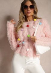 Różowy Sweter z Dodatkiem Wełny z Alpaki i Kolorowymi Pomponami Felinora. Czerwone swetry nierozpinane damskie Renee, bez wzorów, z wełny, casualowe, bez kołnierzyka, bez ramiączek. Za 99.99 zł.
