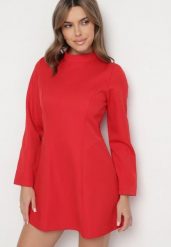 Czerwona Taliowana Sukienka o Rozkloszowanym Dole Virvesa. Czerwone sukienki damskie Born2be, na co dzień, l, bez wzorów, eleganckie, bez kołnierzyka, bez ramiączek, mini, dopasowane. Za 169.99 zł.