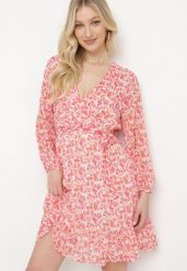 Różowa Sukienka Asootis. Czerwone sukienki damskie Born2be, m, bez wzorów, z materiału, bez kołnierzyka, bez ramiączek, mini, kopertowe. Za 109.99 zł.