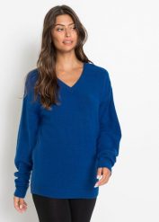 Sweter dzianinowy oversize. Niebieskie swetry nierozpinane damskie bonprix, bez wzorów, z dzianiny, bez kołnierzyka, bez ramiączek. Za 99.99 zł.