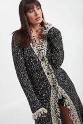 Kardigan damski boucle TWINSET. Kardigany damskie Twinset Milano, s, bez wzorów, bez kołnierzyka. W wyprzedaży za 830.97 zł.
