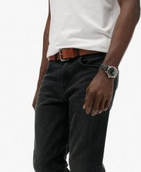 Superdry Jeansy Vintage Slim Straight z Bawełny Organicznej Worn Black. Czarne jeansy damskie Superdry, z aplikacjami, z bawełny, klasyczne. Za 408.75 zł.