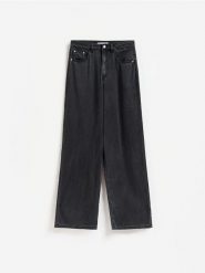 Jeansy straight - szary. Szare jeansy damskie Reserved, bez wzorów, z jeansu. Za 139.99 zł.