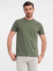 Koszulka męska dzianinowa z nadrukiem full print – oliwkowa V2 OM-TSFP-0250 - XXL. Zielone t-shirty męskie Ombre Clothing, l, bez wzorów, z bawełny, bez kołnierzyka, bez ramiączek. Za 65.99 zł.
