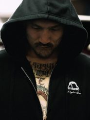 MANTO bluza z kapturem FIGHT COMPANY czarna. Czarne bluzy damskie Manto, xs, bez wzorów, z bawełny, bez ramiączek, z kapturem. Za 289.00 zł.