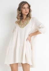 Beżowa Rozkloszowana Sukienka Oversize z Ozdobną Plecionką Przy Dekolcie Samila. Brązowe sukienki damskie Born2be, na imprezę, m, bez wzorów, boho, bez kołnierzyka, bez ramiączek, mini, oversize. Za 159.99 zł.