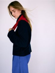 Sweter z domieszką wełny - granatowy. Niebieskie swetry nierozpinane damskie Reserved, l, bez wzorów, z dzianiny, bez kołnierzyka, bez ramiączek. Za 159.99 zł.