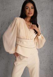 Beżowa Bluzka VICES w Kopertowym Stylu z Luźnymi Transparentnymi Rękawami i Dekoltem V Inge. Brązowe bluzki damskie Renee, l, bez wzorów, z jeansu, eleganckie, bez kołnierzyka, bez ramiączek. Za 149.99 zł.